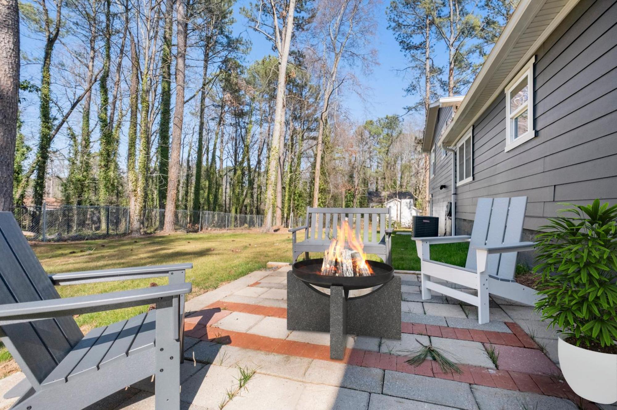Outdoor Projector, Arcade, Fire Pit, 2 Car Garage, 2 Living Rooms Snellville Eksteriør billede