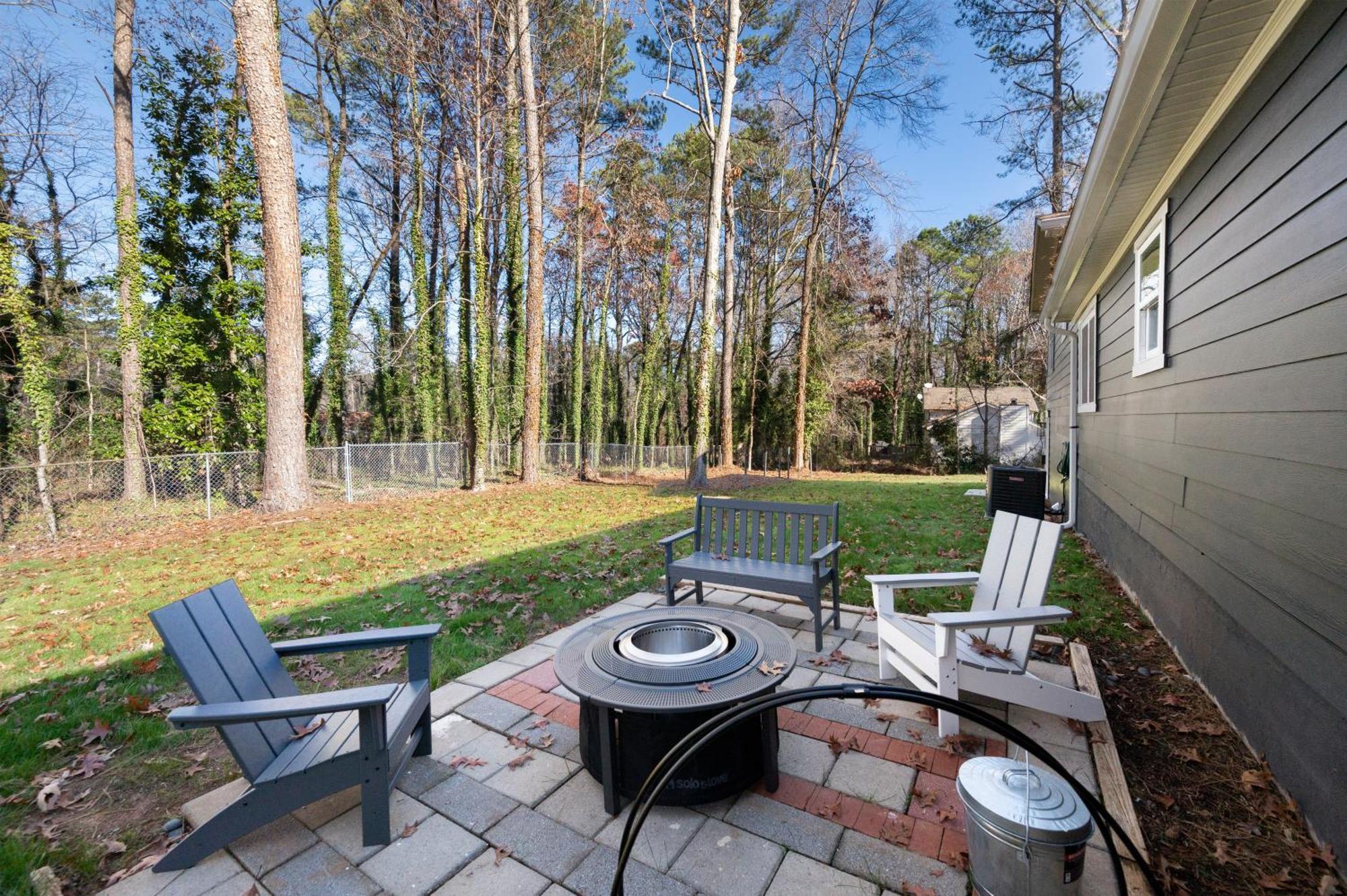 Outdoor Projector, Arcade, Fire Pit, 2 Car Garage, 2 Living Rooms Snellville Eksteriør billede